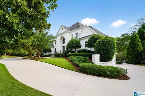 7713 Kenmore Pl, Vestavia Hills, AL 35242