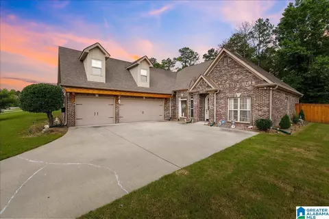 40 Lakeside Dr, Odenville, AL 35120