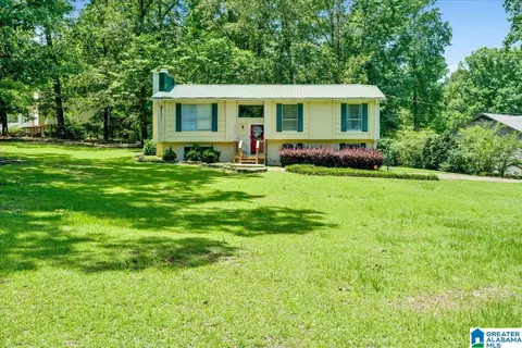 2048 White Post Rd, Hueytown, AL 35023