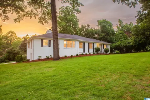 1128 Forest View Ln, Vestavia Hills, AL 35216