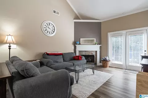 143 Singapore Cir, Birmingham, AL 35211