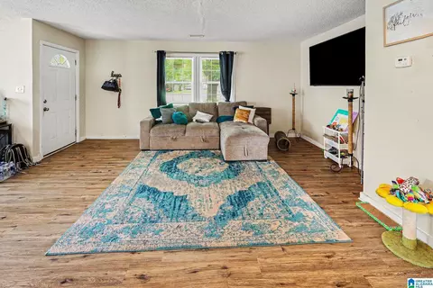 549 Henson St, Midfield, AL 35228