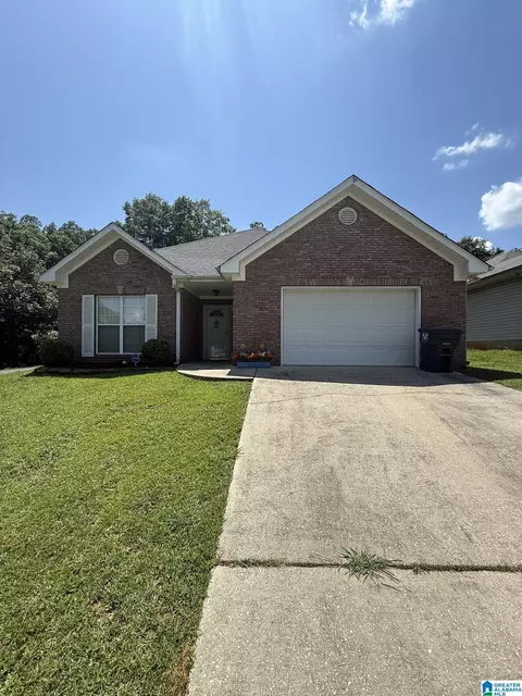 795 Salters Dr, Hueytown, AL 35023