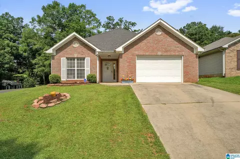 795 Salters Dr, Hueytown, AL 35023