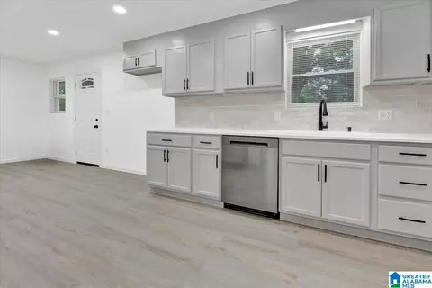 Entry Way - 109 Lilly St, Clanton, AL 35045 photo 1 of 2