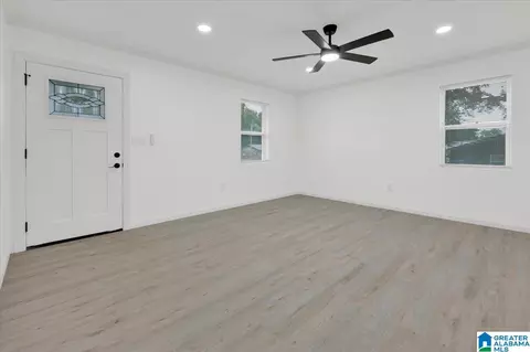 Living - 109 Lilly St, Clanton, AL 35045 photo 4 of 5