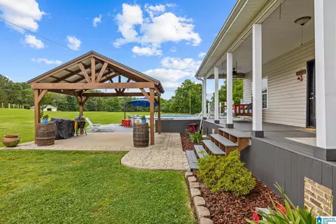 Exterior - 400 Cobb Dr, Jemison, AL 35085 photo 18 of 26