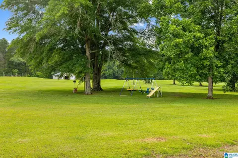 Exterior - 400 Cobb Dr, Jemison, AL 35085 photo 25 of 26