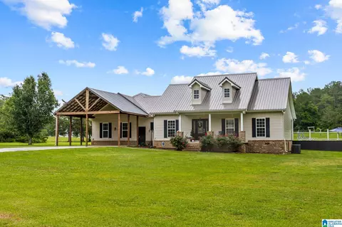 Exterior - 400 Cobb Dr, Jemison, AL 35085 photo 3 of 26
