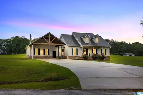 Exterior - 400 Cobb Dr, Jemison, AL 35085 photo 2 of 26