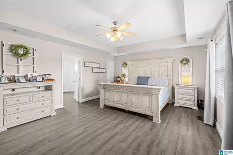 Bedroom - 400 Cobb Dr, Jemison, AL 35085 photo 1 of 9