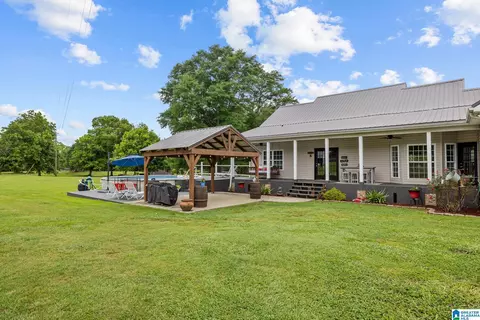 Exterior - 400 Cobb Dr, Jemison, AL 35085 photo 16 of 26