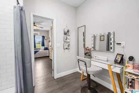 Entry Way - 400 Cobb Dr, Jemison, AL 35085 photo 2 of 2
