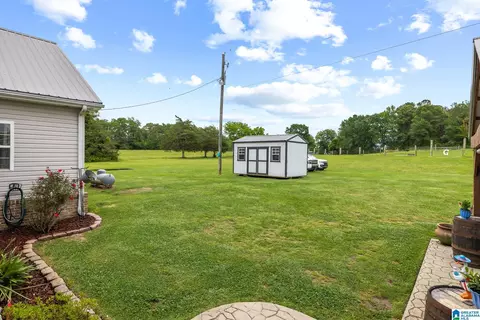 Exterior - 400 Cobb Dr, Jemison, AL 35085 photo 11 of 26