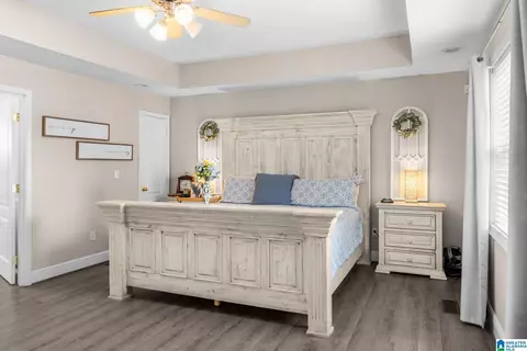 Bedroom - 400 Cobb Dr, Jemison, AL 35085 photo 2 of 9
