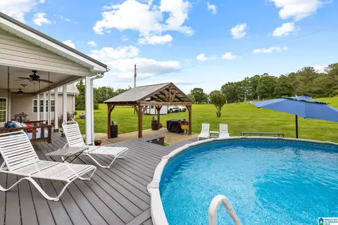 Exterior - 400 Cobb Dr, Jemison, AL 35085 photo 14 of 26