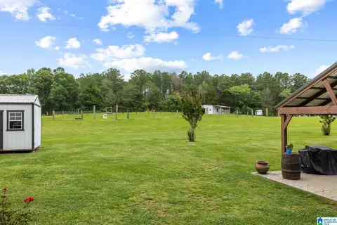 Exterior - 400 Cobb Dr, Jemison, AL 35085 photo 9 of 26