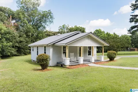 812 Jacksonville St, Weaver, AL 36277