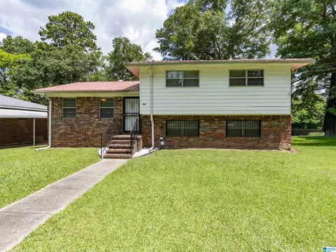 120 W Crest Rd, Hueytown, AL 35023