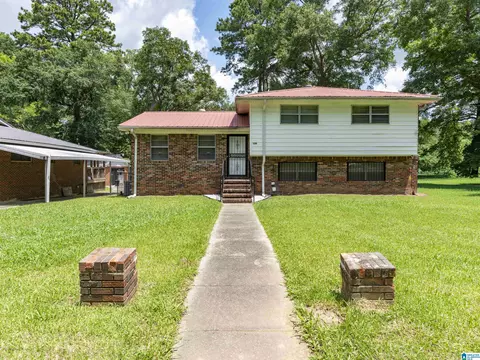 120 W Crest Rd, Hueytown, AL 35023