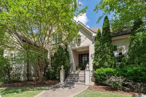 3759 Village Ln, Mountain Brook, AL 35223