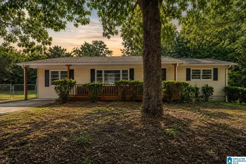 2245 1st Pl NW, Center Point, AL 35215