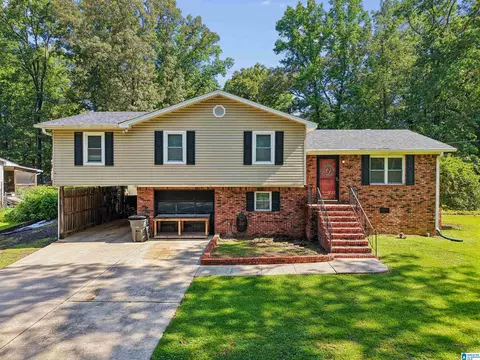 3232 Virginia Dr, Hueytown, AL 35023
