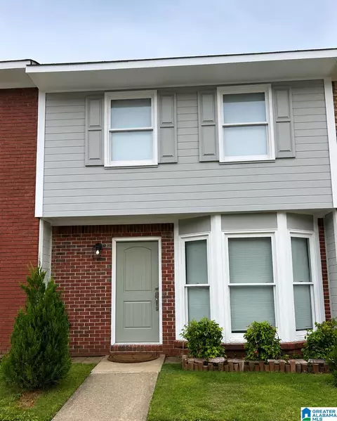 5073 Falling Creek Ln, Birmingham, AL 35235