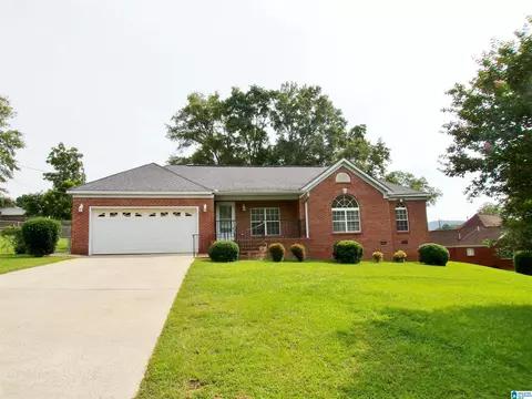 1729 Patch Pl, Anniston, AL 36201