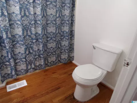 Bath - 1729 Patch Pl, Anniston, AL 36201 photo 2 of 7