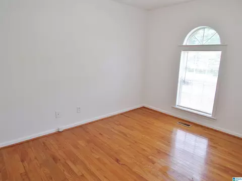 Bedroom - 1729 Patch Pl, Anniston, AL 36201 photo 5 of 9