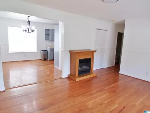 Living - 1729 Patch Pl, Anniston, AL 36201 photo 1 of 4