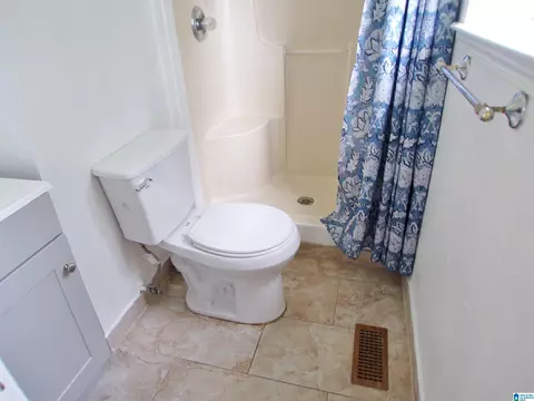 Bath - 1729 Patch Pl, Anniston, AL 36201 photo 7 of 7