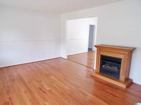 Living - 1729 Patch Pl, Anniston, AL 36201 photo 2 of 4