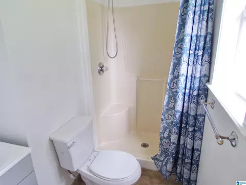Bath - 1729 Patch Pl, Anniston, AL 36201 photo 4 of 7