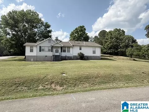 130 15th Ave SE, Graysville, AL 35073