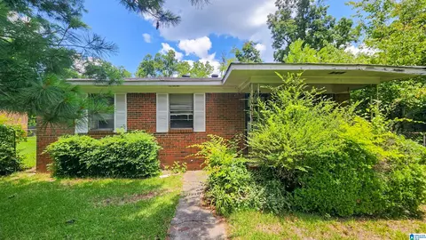 522 64th St, Fairfield, AL 35064