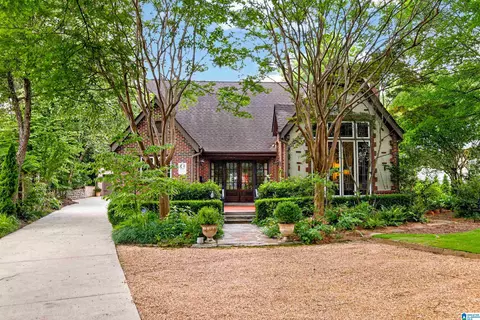 212 Poinciana Dr, Homewood, AL 35209