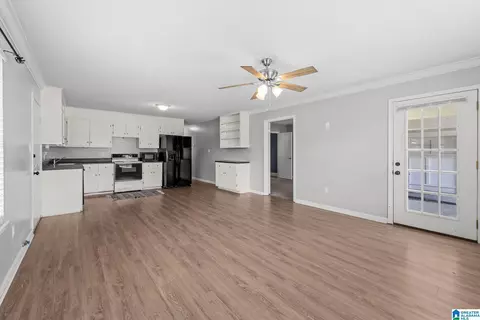 Living - 740 County Road 41, Clanton, AL 35046 photo 3 of 4