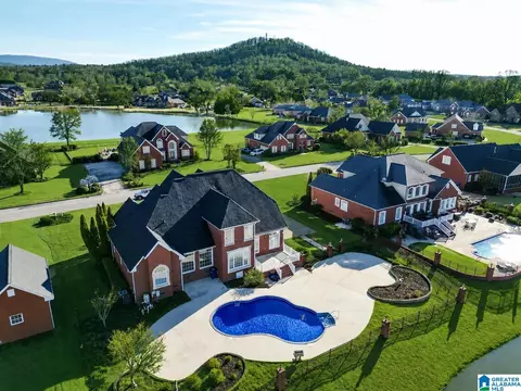 299 Marsh Ln, Oxford, AL 36203