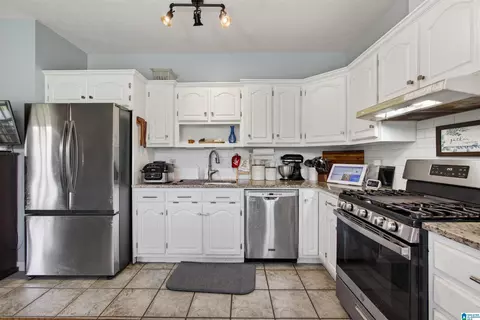 Kitchen - 5363 County Road 43, Clanton, AL 35045 photo 2 of 3