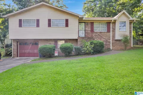512 Rain Tree Ln, Birmingham, AL 35217