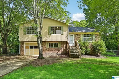 620 Cresap Cir NE, Birmingham, AL 35215