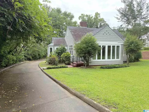 527 Rockridge Ave, Trussville, AL 35173