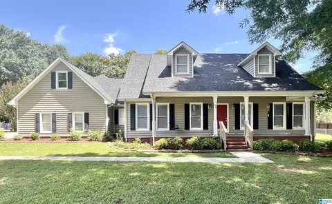 20 Kingsway Dr, Anniston, AL 36207