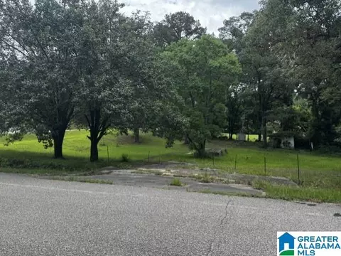 717 18th St #9 & 10, Calera, AL 35040