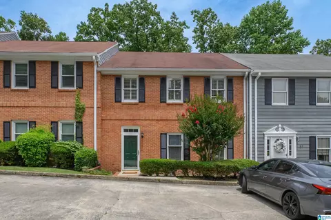 30 The Falls Dr, Vestavia Hills, AL 35216