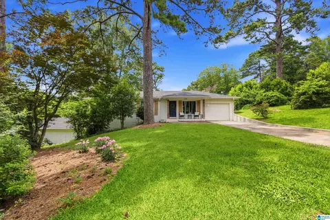 1100 Brookwood Ct, Gardendale, AL 35071