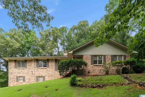 3752 Chestnut Ridge Cir, Vestavia Hills, AL 35216