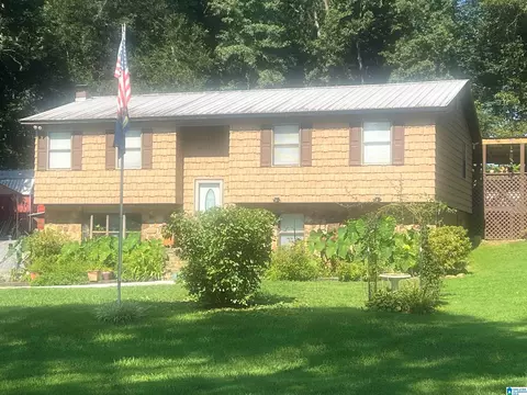 303 Murphree Rd, Boaz, AL 35956